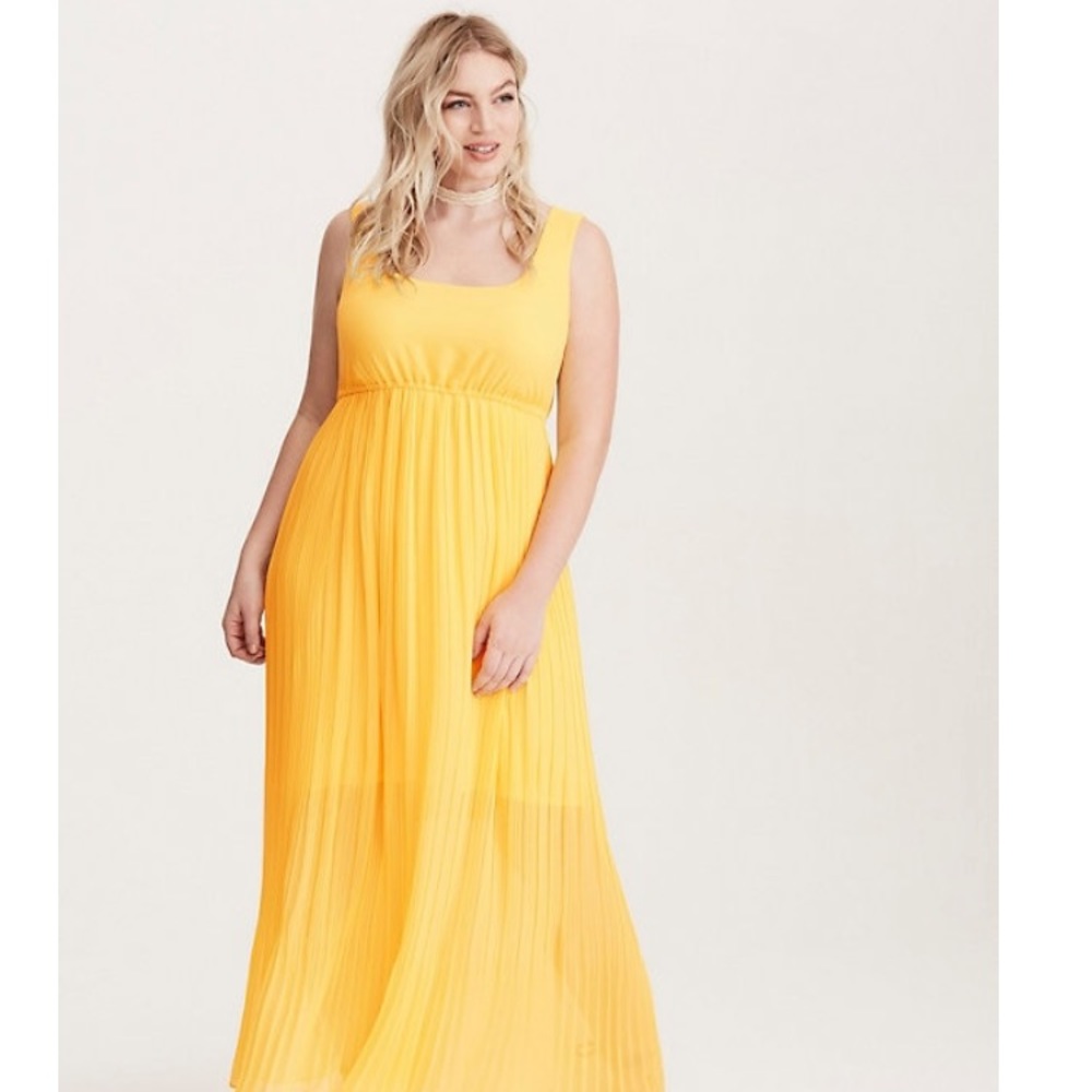 Torrid pleated maxi dress sz 5